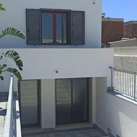 Jox House * Торре-Лапилло